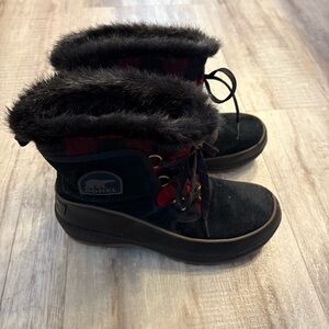 Sorel Tivoli III Plaid Faux Fur Red/Black Boots Size 10